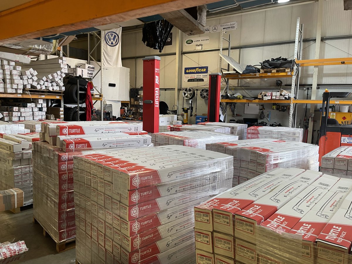 FacilityHpm's tweet photo. @tva_styling Massive delivery this week :) #roofbar #sidestep #sidebar #crossbar

Visit #tradevanaccessories or give us a call-01157 365 100 https://t.co/kll2qNYqG8