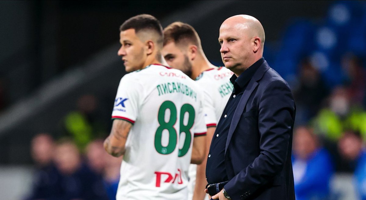 Весной Марко Николич удивил РПЛ перестроением на 4-4-2 ромб, а новый сезон начал с новой схемой -  4-2-2-2 (трактуем так из-за узких вингеров и влияния Рангника).

<a href="/seryogadm245/">Sergei Titov</a> - о принципах игры "Локо" с новой схемой накануне Лиги Европы:

counterpress.ru/loko-nikolic-4…