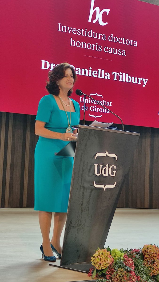 univgirona's tweet photo. La nova Doctora Honoris Causa per la UdG Daniella Tilbury pren la paraula per agrair la distinció rebuda.   

#honorisudg https://t.co/4TpeAV8Lpb