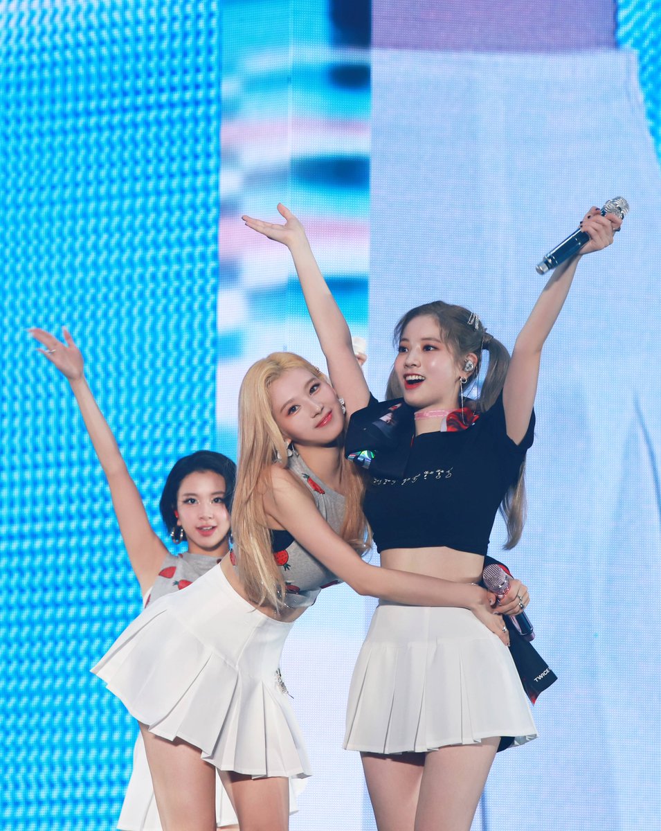 hrlytwicecc's tweet photo. SaiDa ft.Chaeyoung

#TWICE #트와이스 #SANA #사나 #DAHYUN #다현 #CHAEYOUNG #채영 https://t.co/gGUxk4NSaK