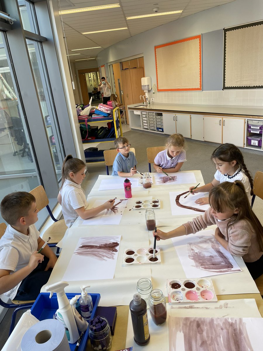 MissHGowans tweet media