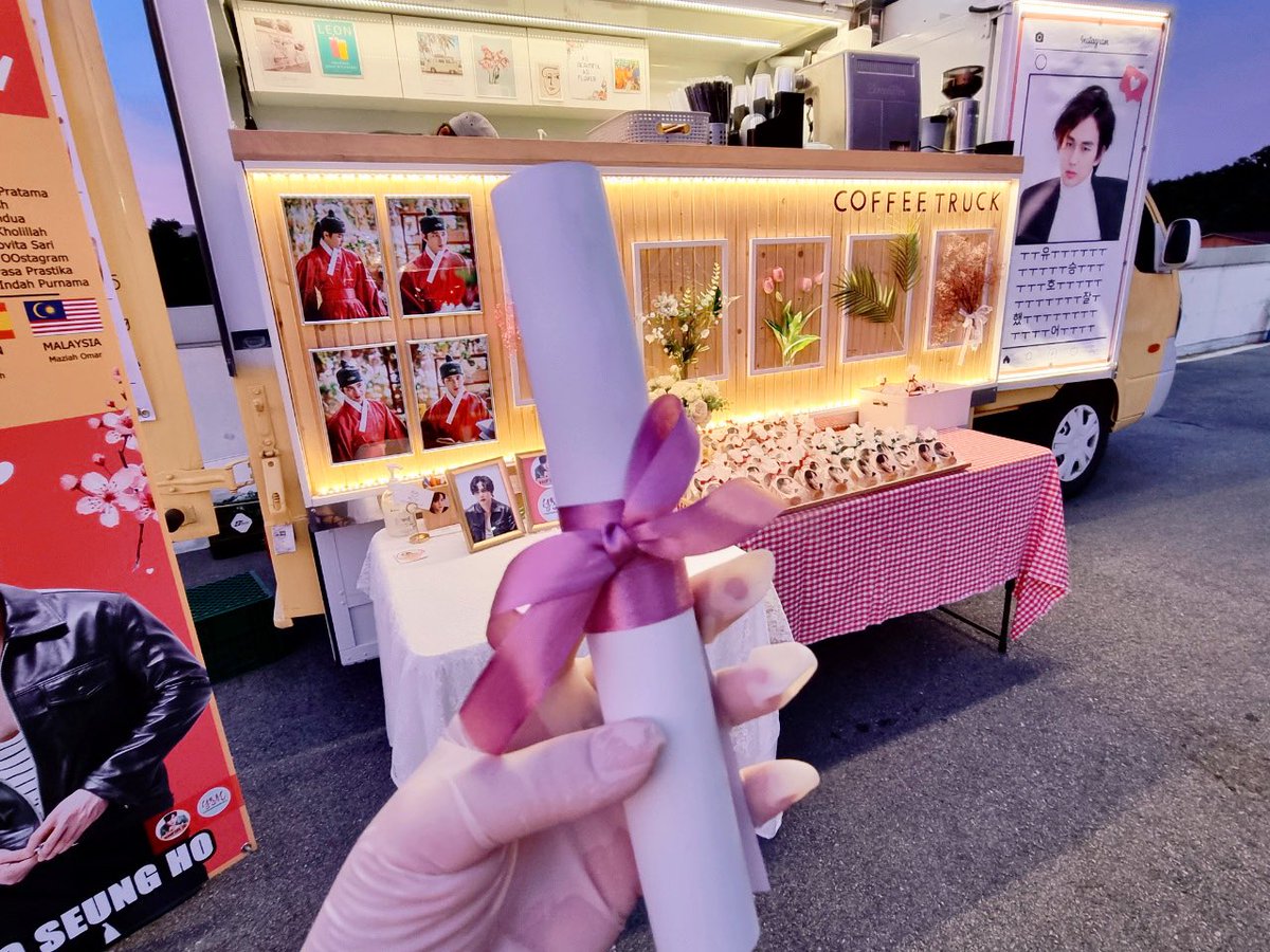 YSHbiased's tweet photo. Yoopies ID x YSHbiased coffee truck project

Thanks for @yoopiesid for your hard work
And thanks for all International yoopies who participated in this project 🥰

#유승호 #KoreanActor #YSHbiased #ユスンホ #YooSeungHo #俞承豪 https://t.co/dbt9zlqdTt