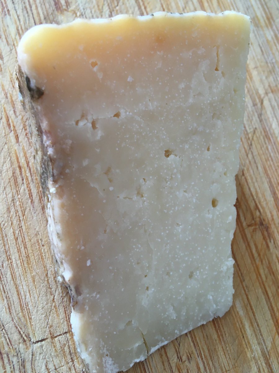 ⁦<a href="/QuesosHinojosa/">Quesos de Hinojosa</a>⁩ No puedo describiros lo delicioso que está esto…

Cuidadme mucho a esas benditas 🐑🐑