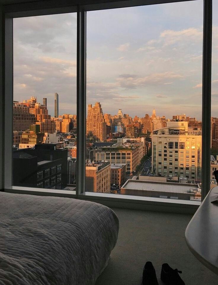 ExcusePrada's tweet image. Waking up in NYC