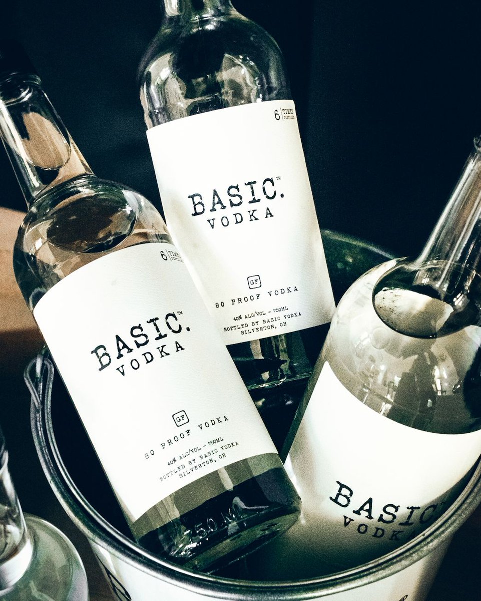 drink_basic's tweet image. Blame it on the buckets