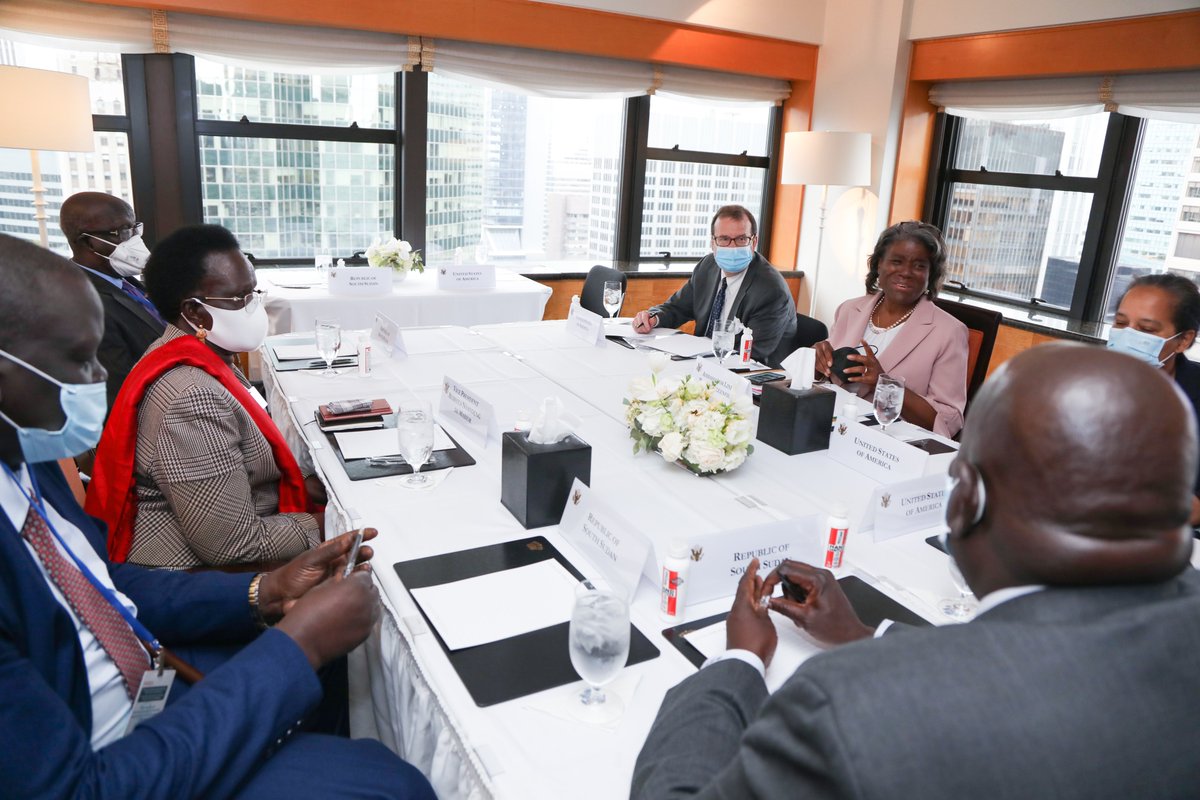 Honored to meet with South Sudan 🇸🇸 VP Rebecca Nyandeng De Mabior during #UNGA. We discussed the importance of progress on the Peace Agreement, and I stressed the need for political inclusivity and protection of humanitarian workers.