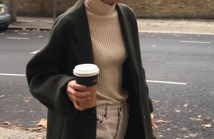hauteblood's tweet photo. her second home is the library. 
impeccable notes in class. 
leather bound bags crammed with neatly organized notebooks and textbooks. 
lots of coffee, even at midnight. 
a very wide range of vocabulary. https://t.co/uyVN0nLv1S