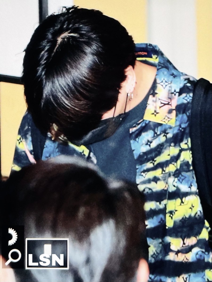 LUVSIGNAL901's tweet photo. 210924 ICN 입국 

정국이 고생 많아써 ❤️‍🔥🙇🏻‍♀️ 

#정국 #JUNGKOOK #JJK 
@BTS_twt https://t.co/9UtMzqYyNR