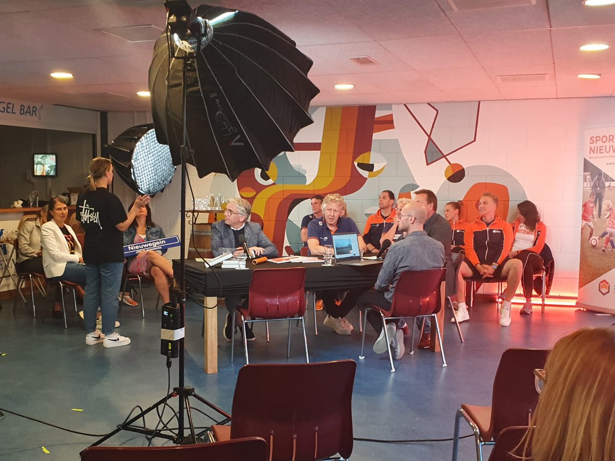 Dag 7 van <a href="/NLsportweek/">NOC*NSF Nationale Sportweek</a> in Nieuwegein stond in teken van Vitaliteit. Nieuwegein is een <a href="/JOGGNL/">JOGG</a> gemeente geworden. #GezondeJeugd
#GezondeToekomst
@verbindion en <a href="/nocnsf/">NOC*NSF</a> ondertekenen samenwerking met sportmatch. mijnsportid.nl 
Afsluiting <a href="/AVAtverni/">AV Atverni</a> met SportID Talk
#trots