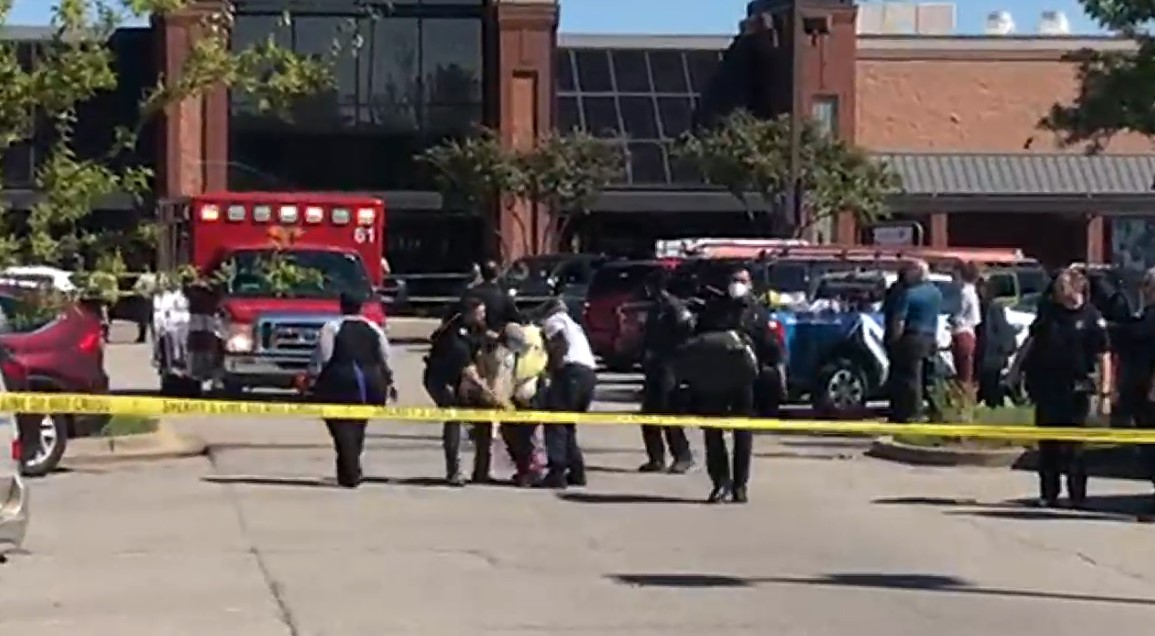 Dentonwx's tweet photo. From Police Chief Dale Lane on the scene of the Collierville shooting..."it's the most horrific event in Collierville history." Prayers for the victims and all involved. https://t.co/rrVP6mGgUk
