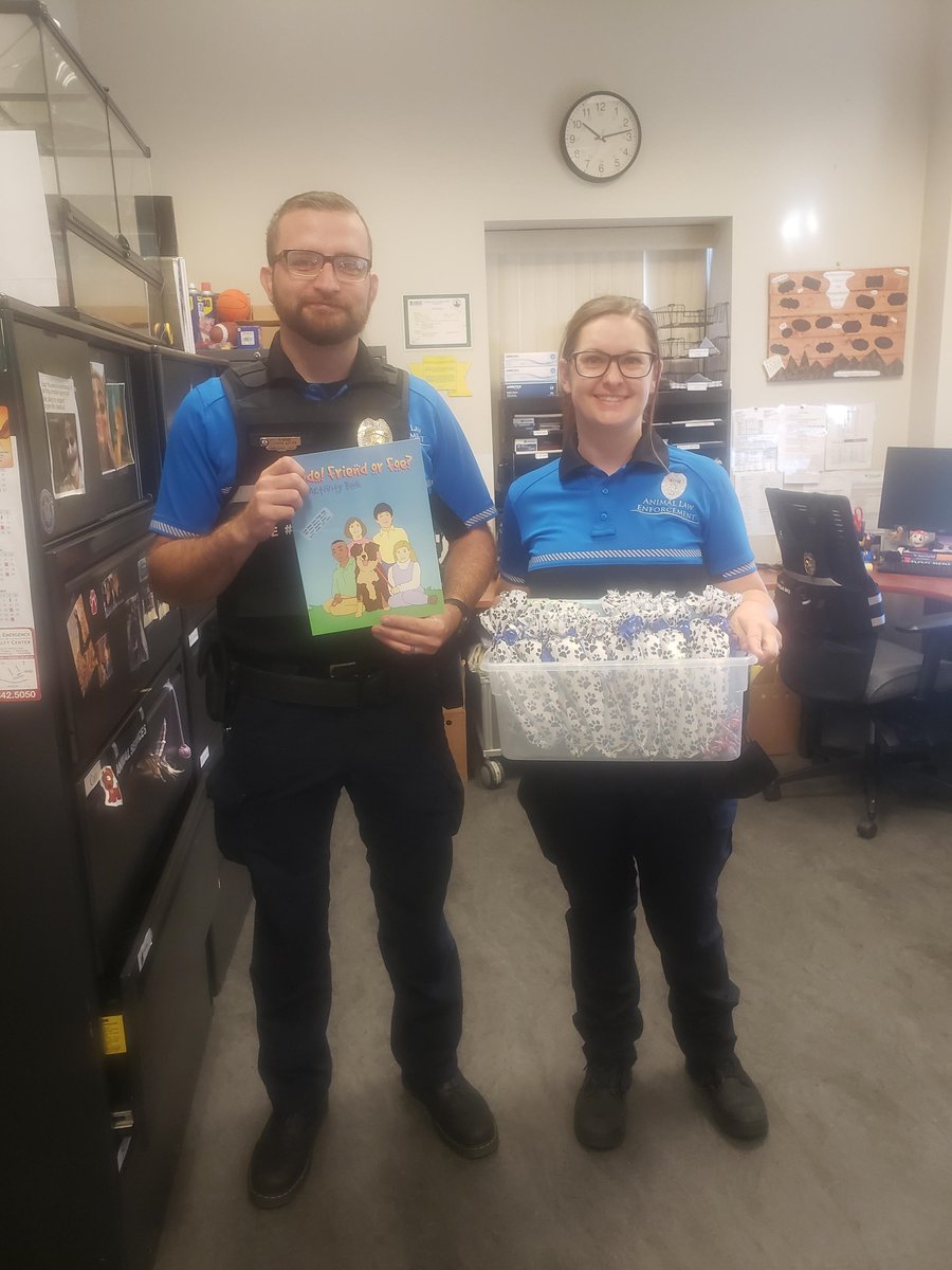 Special thanks to our officers in Centennial for presenting a Responsible Pet Ownership class to preschoolers! It's never too early to learn about caring for our furry friends! #HappyTailsHappyHearts #AnimalLawEnforcement