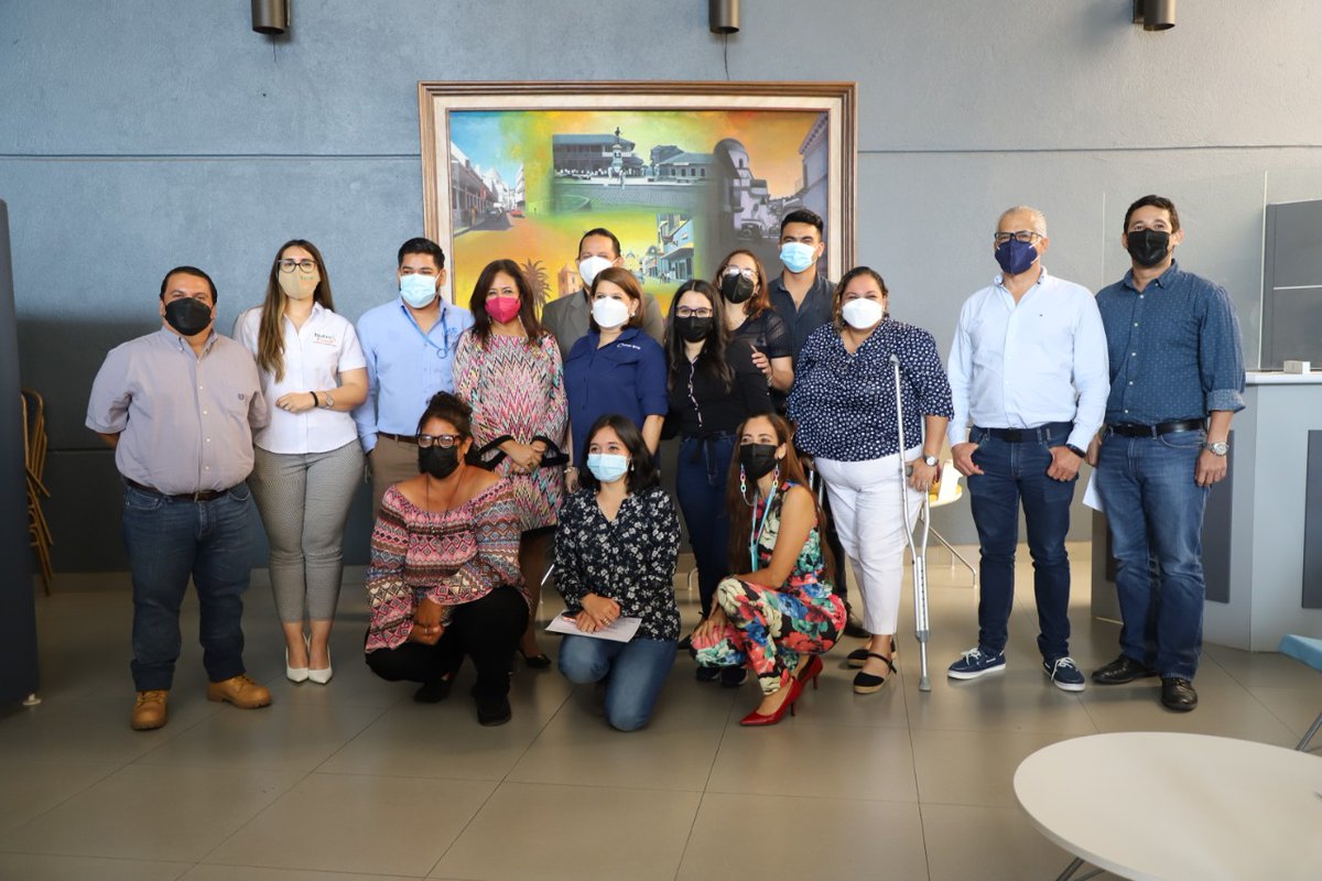 FredyNasser's tweet photo. Felicidades a los 10 emprendedores acreedores del aporte que fortalecerá su empresa, se lo merecen ya que son parte activa de la economía del país. Gracias a CCIT, USAID, OIT por confiar en Terra Te Impulsa, la sociedad debe crear oportunidades. ¡Sigamos creando futuro juntos! https://t.co/0i70M1neb7
