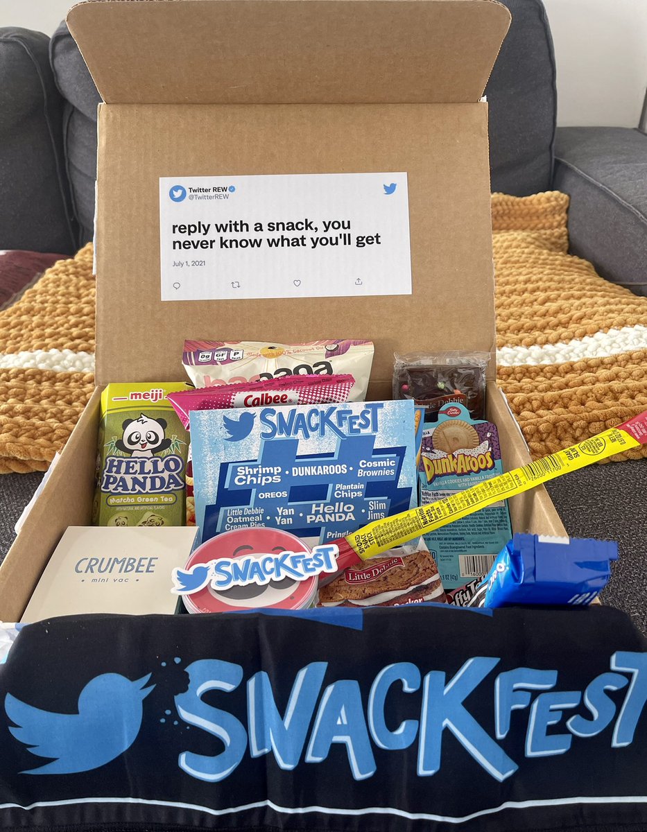 theobisystem's tweet photo. Thank you @TwitterREW for this great surprise! Even got my favorite Pringles flavor too! How did you know?? #SnackFest https://t.co/vnm6i311Px