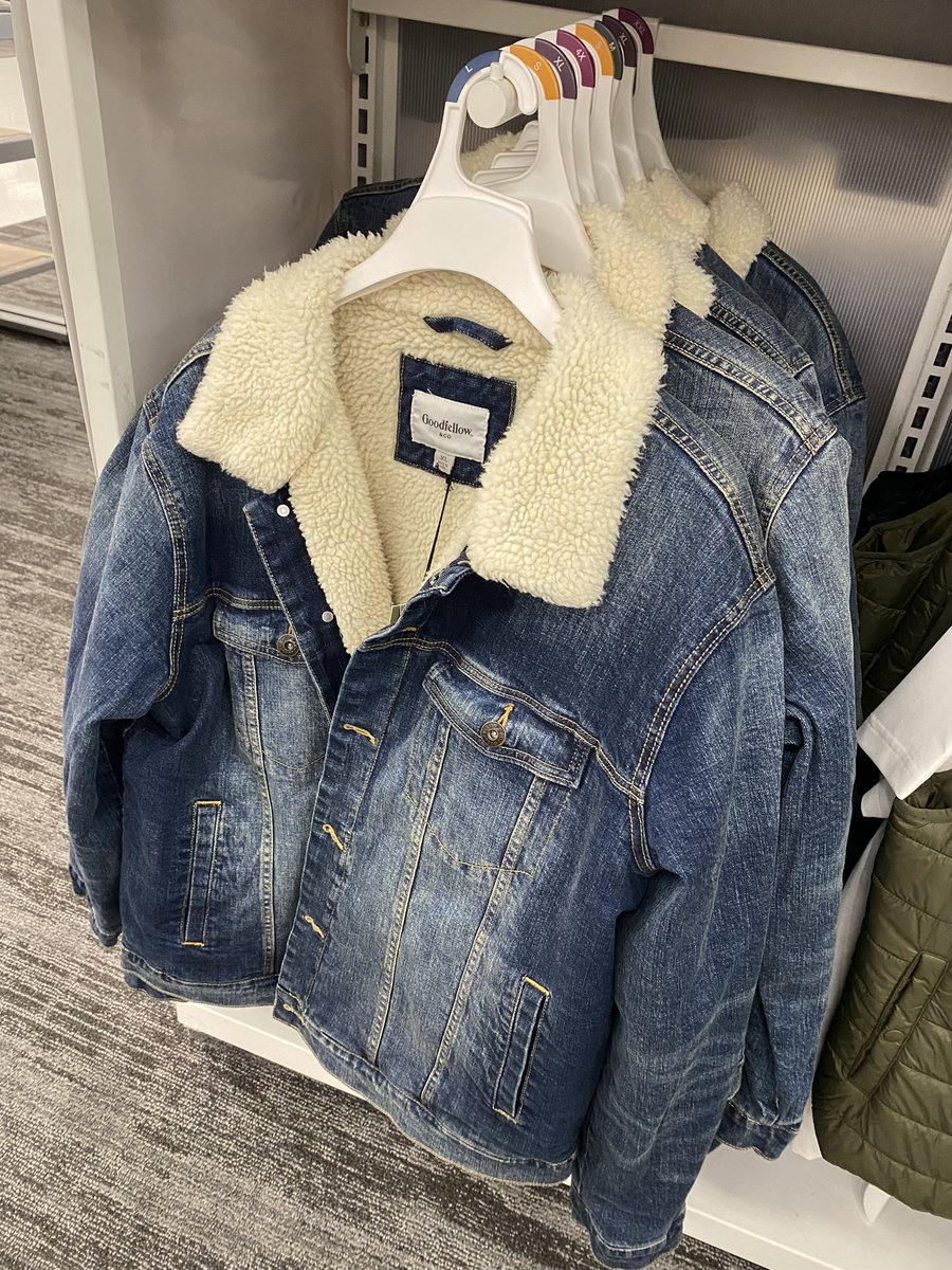 omystephanie's tweet photo. Men, I have one request for your winter wardrobe https://t.co/Io5ASF0tHC