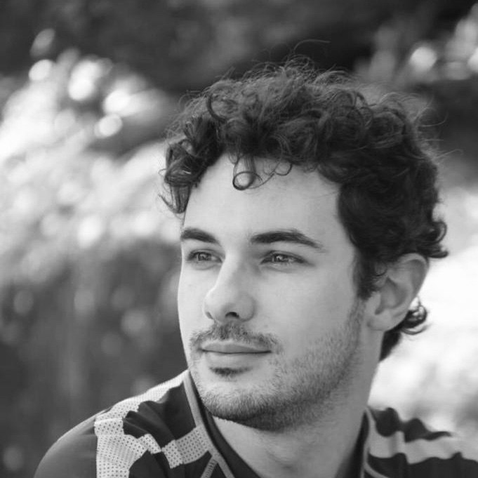 coletivolitera's tweet photo. @hawtkeye @pcbacellar @DaniSalemme Pedro Demingos, 26 anos, Porto Alegre/RS. Colaborador oficial do blog Escrita Cafeína e organizador de antologias na Editora Cyberus. Escreve porque acredita que as palavras erguem pontes entre as pessoas. @pgdemingos https://t.co/9C0SP9QOQ7