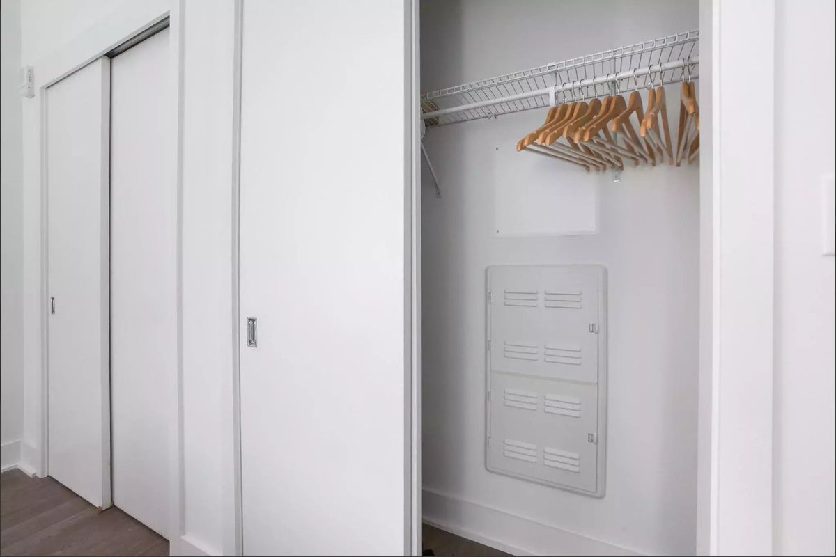 MadisonHouseApt's tweet image. It's fall!  Tme to bring out the sweaters and fall décor. Madison house can not wait to see all of the fall fun in DC!

#MadisonHouse #Autumn