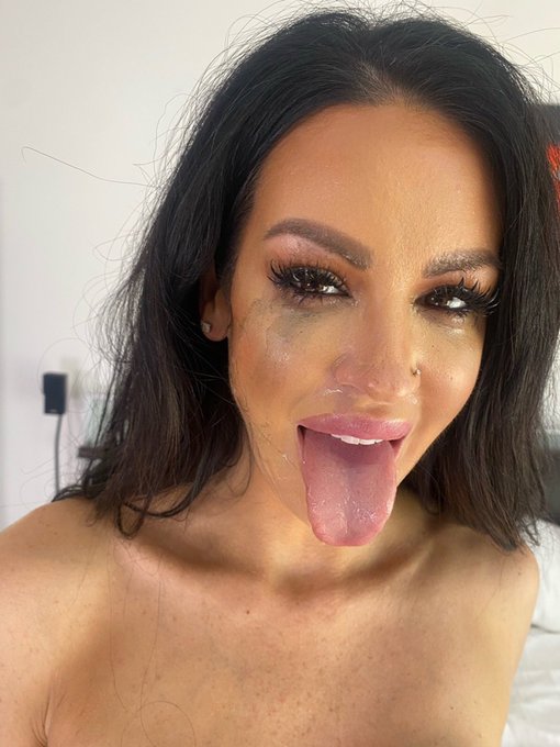 The aftermath of getting my slutty little throat fucked by @MickBluexxx for https://t.co/9k0gK5HyPX https://t