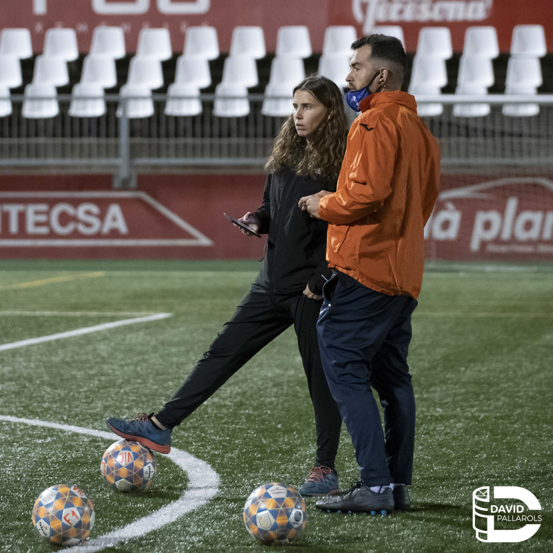 🔴 Últims preparatius!
 
Aquest dissabte, torn del Trofeu Centenari femení 🏆💯

Femení A 🆚 CE Figaró (Semifinal 1)
Femení B 🆚 San Juan At. Montcada (Semifinal 2)

#SomUEVic 🔴⚪
#UEVicFemeni #futfem #futbolcat