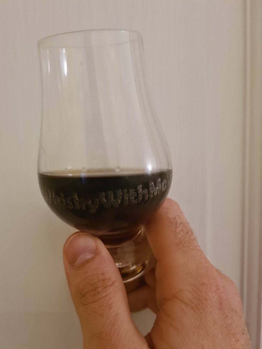 WhiskyWithMolly's tweet photo. Just can't get over the natural colour of this @SignatoryWhisky bottling of @edradourmalt 10yo. Wow! #NaturalColour #NonChillFiltered https://t.co/NvQO6oonCX