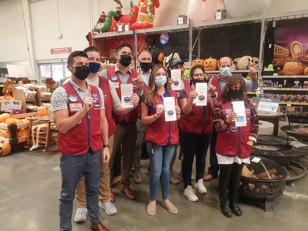 Abdullah_0521's tweet image. Lowes of Tustin #2605, Great visit from Divisional HR, Regional HR, &amp;amp; the district team. Celebrating the Wins &amp;amp; recognizing top performance associates in driving credit, LPP, Service &amp;amp; Sales.
#specialtyspotlight 
@specialtylowes 
@LowesCareers 
#tustin2605 
#LPP 
#lowes4pros