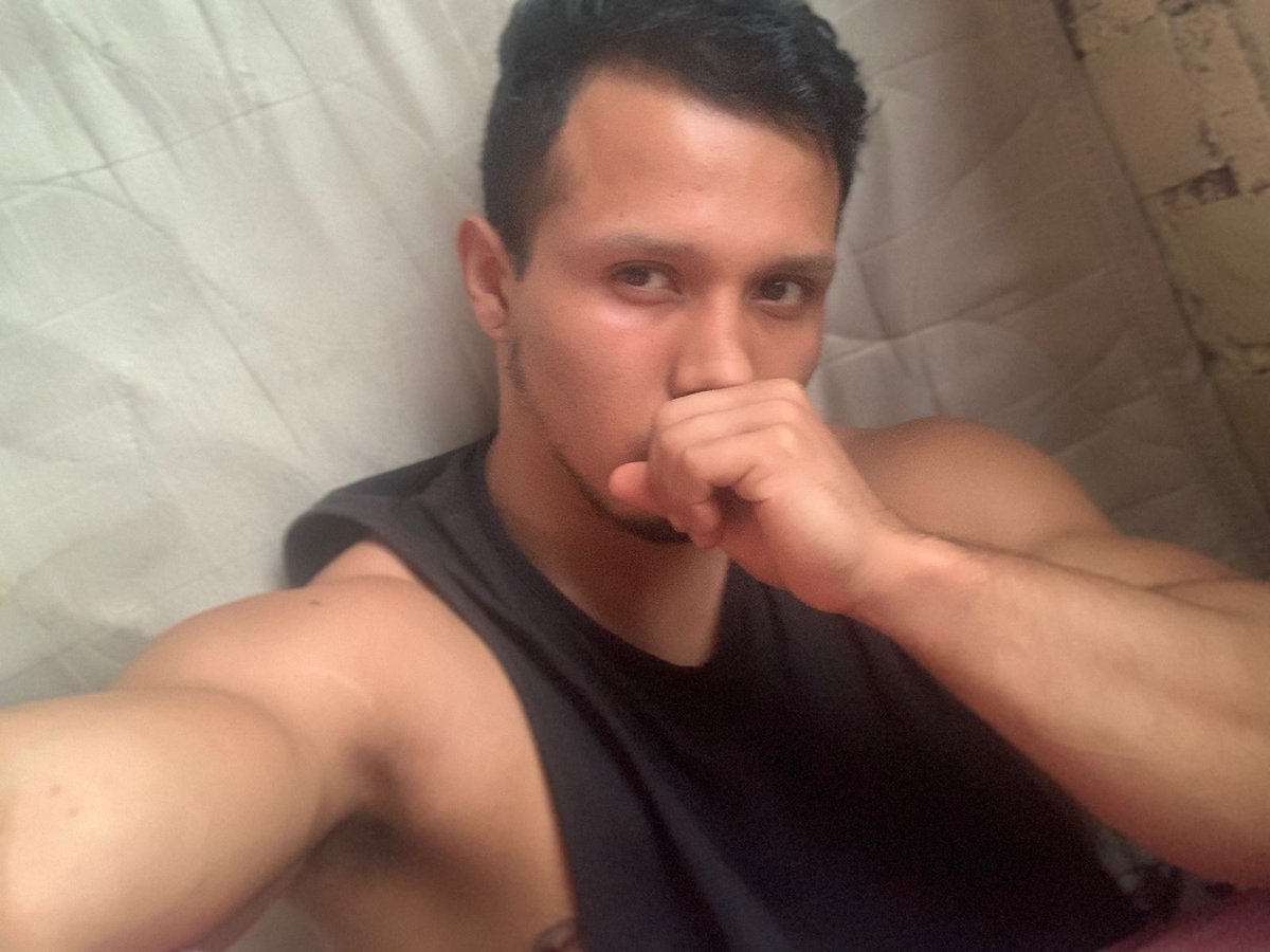 MuscleHotPeru's tweet photo. Solito, te animas a acompañarme 🔥🔥 https://t.co/I5ZaPOU7Hk