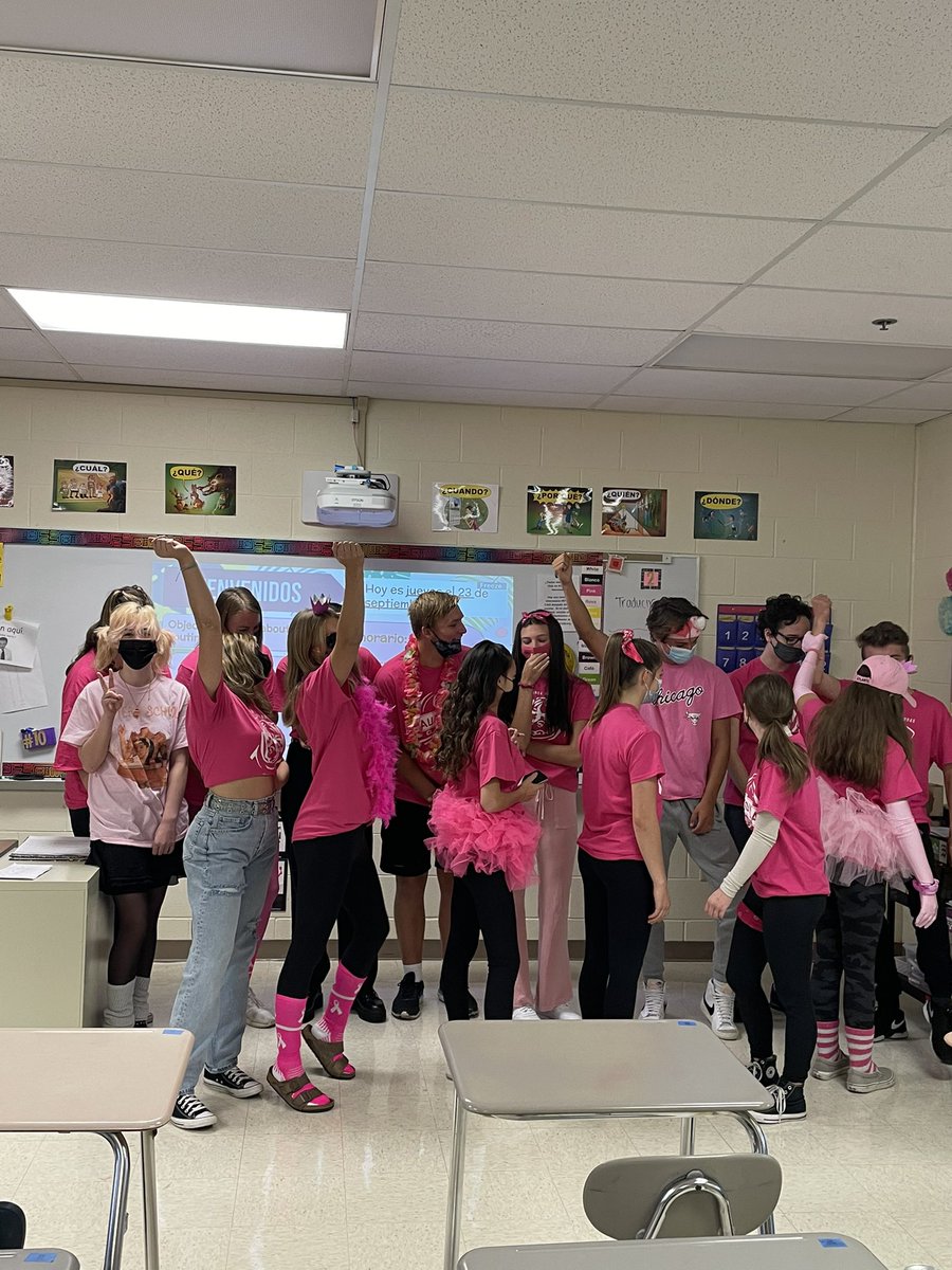 srta_arend's tweet photo. Colores de clase + the outtakes! https://t.co/ZfTbC7jrM8