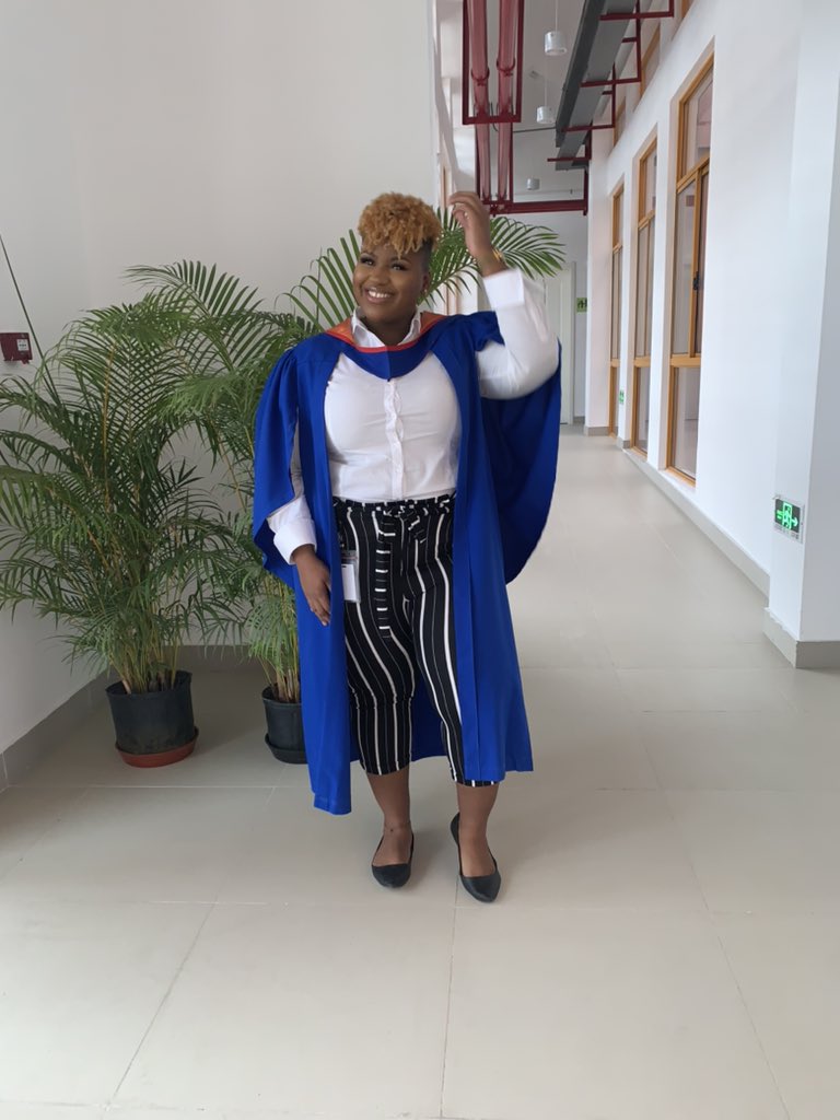 Novabeyours's tweet image. One degree hotter 
#gradpic