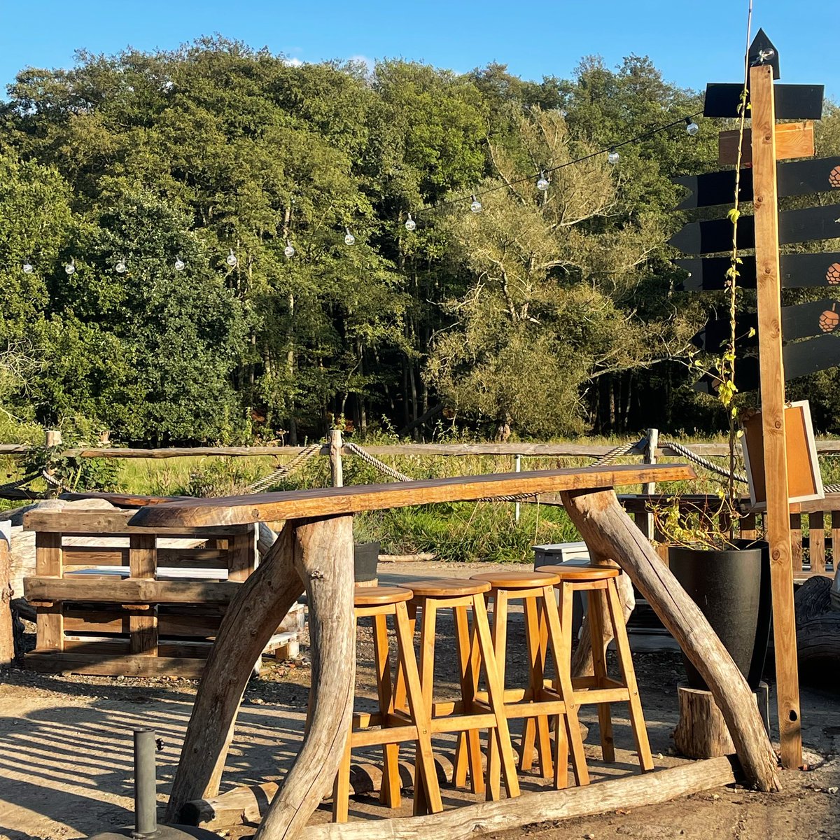 Opening times for this #Weekend
FRI 24th 12-10 pm *Curry 6-8 pm
SAT 25th 12-10 pm *Pizza 4-8 pm
SUN 26th 12-7 pm 

*Curry &amp; Pizza booking required via CraftBrews.UK

Have a great weekend!

Cheers 🍻 🥂 
#CraftBrewsUK #Brewery 
#Frensham #Farnham #Surrey #KingAlfredsWay