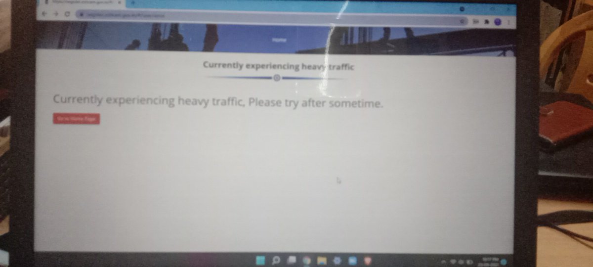 forpublicissues's tweet photo. Even at 10 pm,this is the error in the system. Unorganized workers are losing out on registrations...
@LabourMinistry @PMOIndia https://t.co/uthhKZlttC