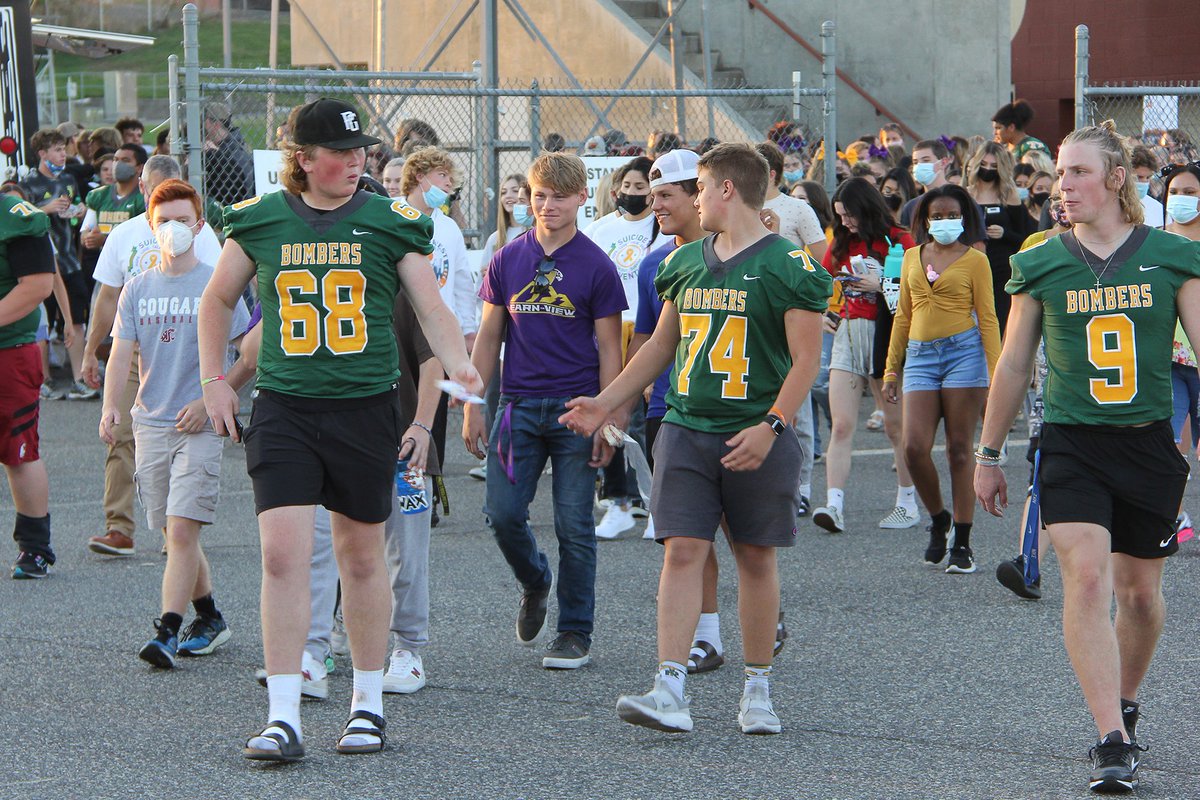 RichlandSD400's tweet photo. Thank you to the several hundred students, advocates and community members who came out to the 6th annual #TakeStridesTC Suicide Prevention walk held at Fran Rish Stadium on Wednesday evening. https://t.co/ArjfKCHbDn