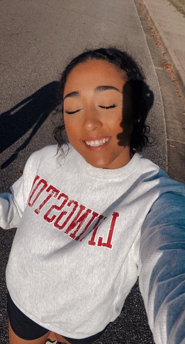 _ansleygracee's tweet photo. livin my lifeeee https://t.co/fo8fjtyccU