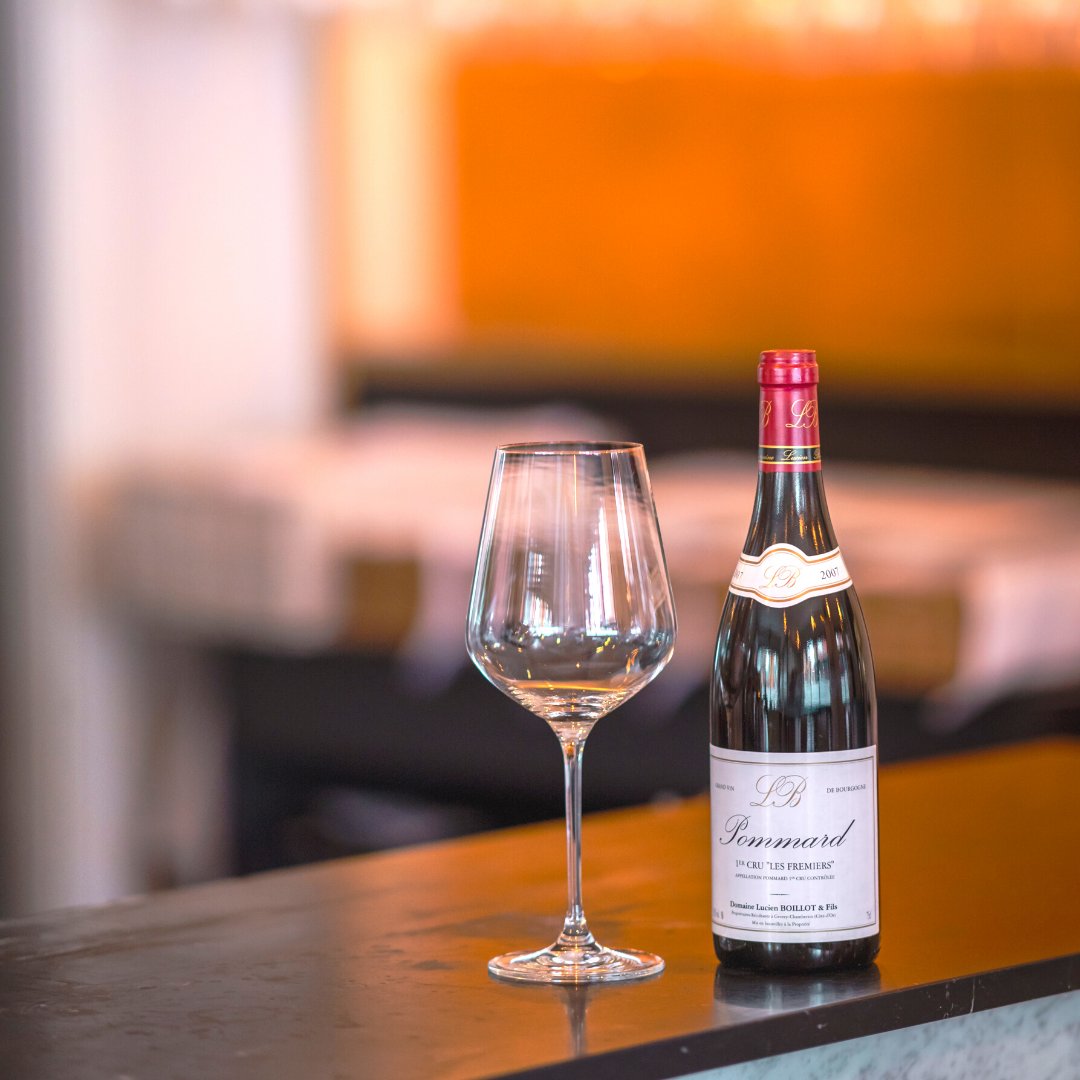 Time to 'wine' down and relax for the evening 🍷 Only 1 more day until the weekend is here - We think we should all cheers to that!