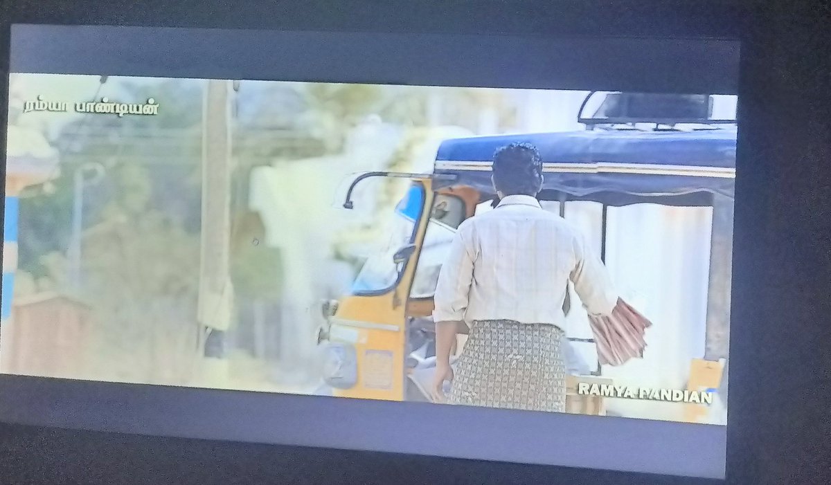 DivyaMeenu4's tweet photo. 🥳🥳🥳🥳🥳🥳 Whistle adicha tharunam ❤️❤️❤️🥳🥳🥳🥳🥺🥺🥺🥺 emotional moment @iamramyapandian #RamyaPandian https://t.co/QBxvwUMx4m