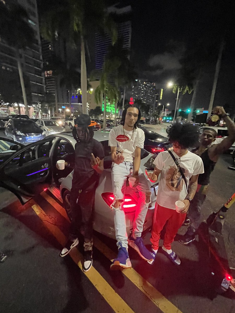 1btcello's tweet photo. Hit the bity onna off night with the ⛽️ 💨 https://t.co/o0DJawSS9Q