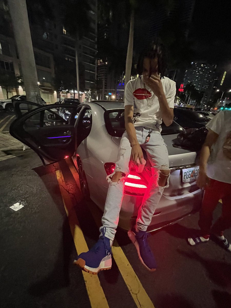 1btcello's tweet photo. Hit the bity onna off night with the ⛽️ 💨 https://t.co/o0DJawSS9Q