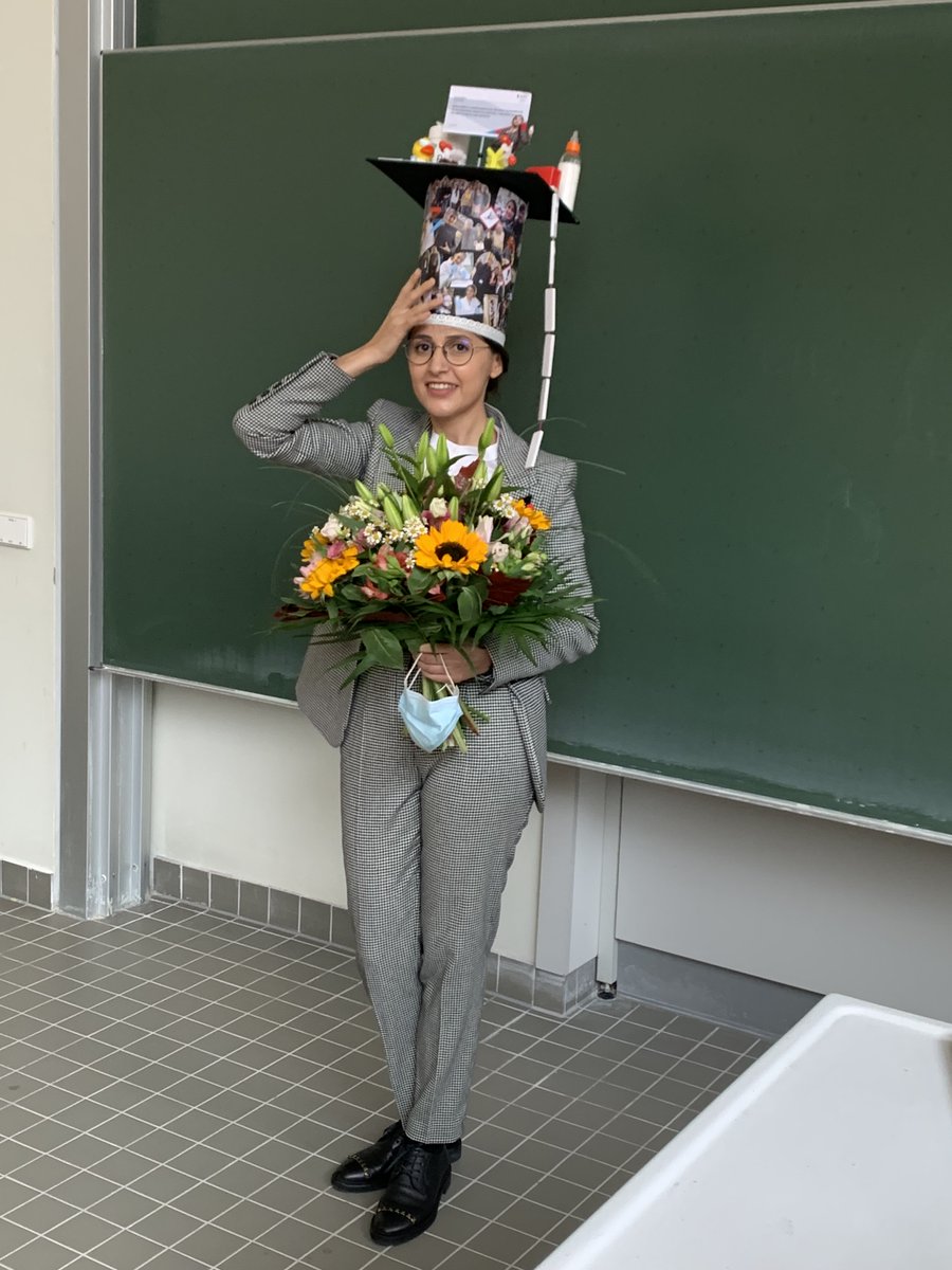 Today a journey ends. @AnnaRays received her PhD from @HumboldtChem working with us @BAMResearch. Developed several #immunoassays. Starting at 0, she developed our very first lateral flow assay, to detect #bisphenolA from plastics. It was a pleasure to have you, Anna. Good luck!