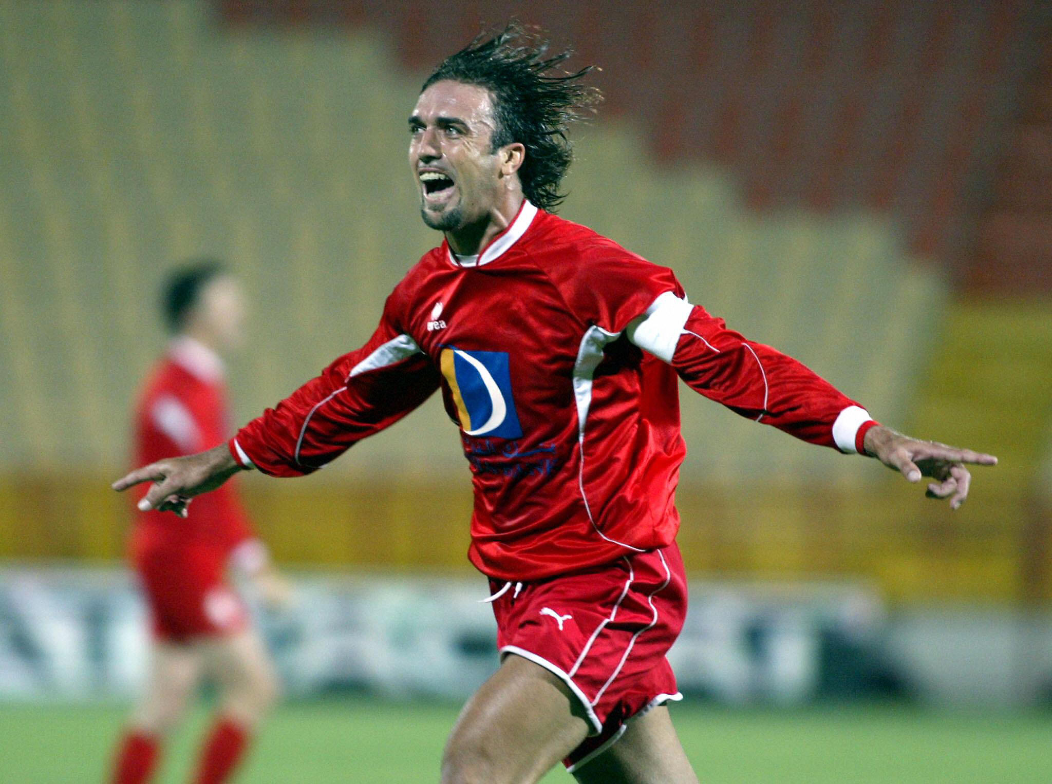 Road to 2022 Español on X: "GABRIEL BATISTUTA 🇦🇷 Se sumó al Al-Arabi SC  en el año 2003 y terminó su carrera en Qatar con una impresionante marca de  27 goles en