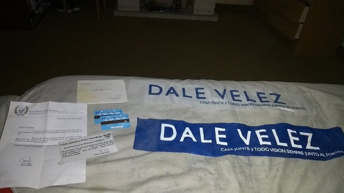 villagermann's tweet photo. Reliquias del clausura 2005. Por vivir a más de 60 km del club pude reservar entrada y me la entregaron en un sobre con esa carta, firmada por Raúl Gamez. Hermosas palabras para recibirme a mis 15 años, y se coronó gritando Campeón horas después. https://t.co/1thClvrJYB