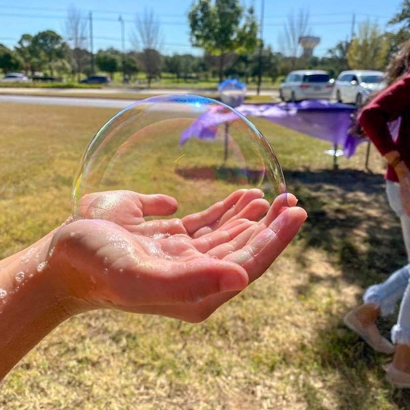 The year’s first Science Roadshow is underway for iUniversity Prep!  Profs are hosting a bevy of experiments for eager Owls! #ExcellenceAnywhere <a href="/GCISD/">Grapevine-Colleyville ISD</a>