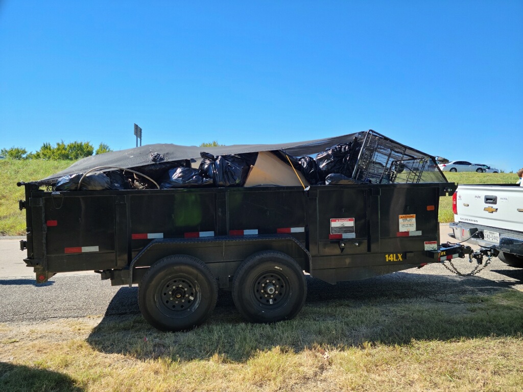 ArlingtonParks's tweet photo. .@ArlingtonParks Park Operations division completed a cleanup yesterday as part of the #NTXCleanupChallenge. 8 staff members picked up 880 lbs of trash & liter. This region-wide litter cleanup challenge is taking place through Oct. 31, 2021.
Learn more: https://t.co/sWseQWN3sR https://t.co/OgdzlEf60b