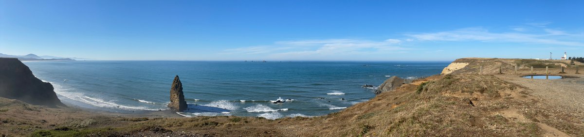webchickbot's tweet photo. Incredible views from Cape Blanco State Park 1) Cape Blanco looking South 2) South Side 3) Looking North 4) Cape Blanco Lighthouse, the oldest, most westerly, continually operating light in Oregon w/the highest focal plane above the sea (256 feet) + Oregon’s first woman keeper!❤️ https://t.co/SaPog5PYeP
