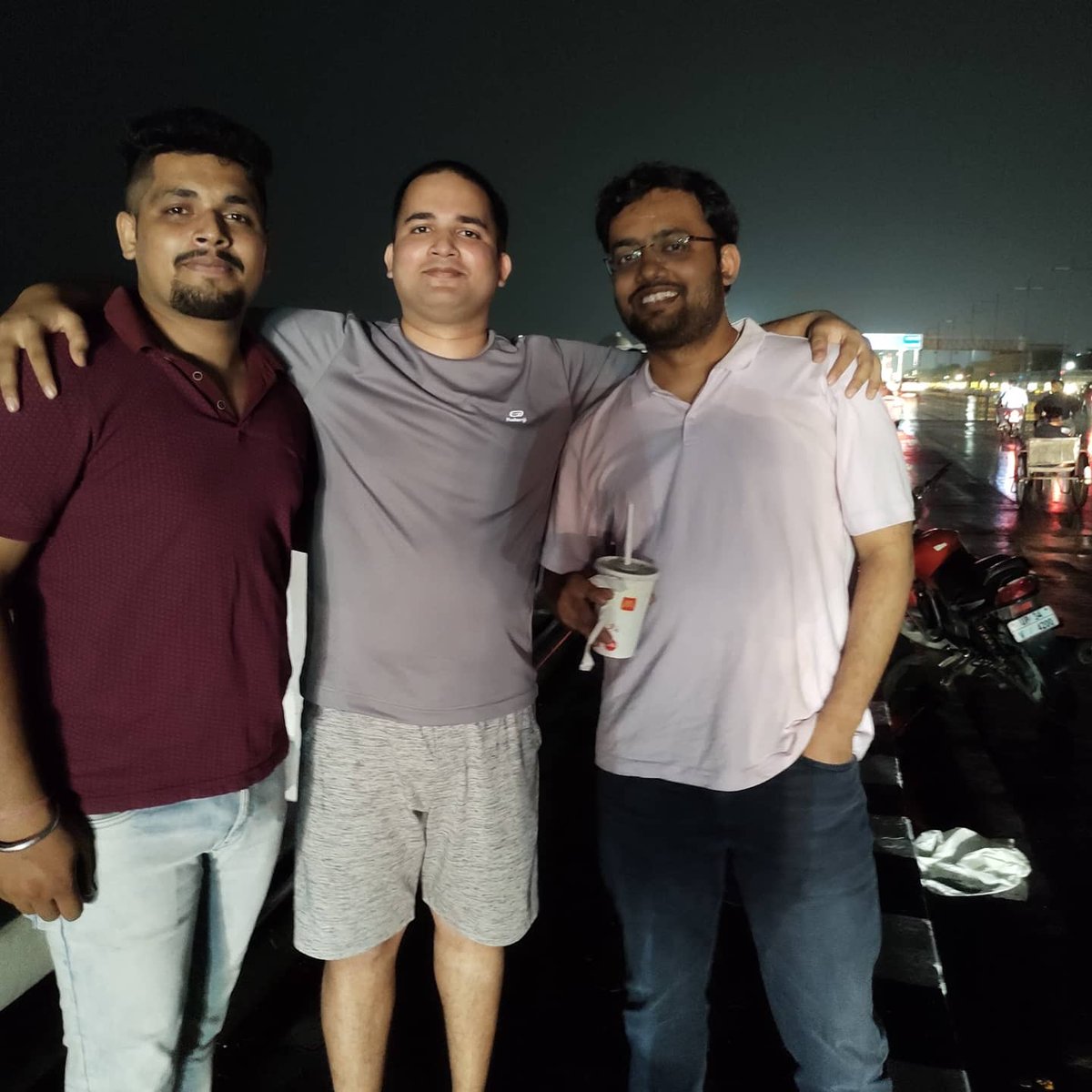 Asthana31's tweet photo. Until we meet again #backtoCollage https://t.co/YIy3HPp3Zg