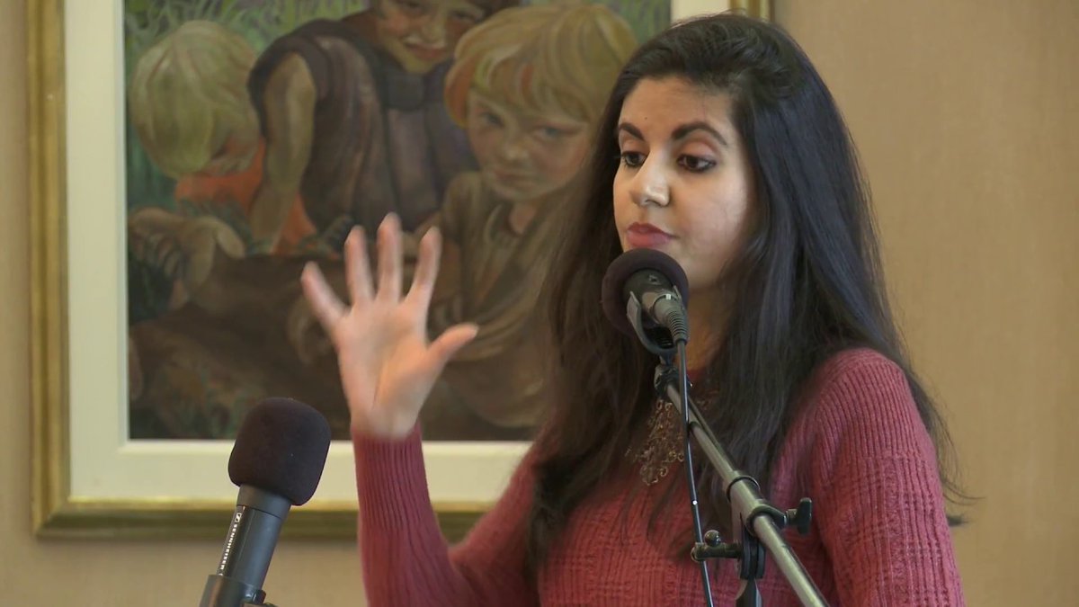 speaking at the panel on Religion and Politics
youtube.com/watch?v=_eo46m…
#AzeezahKanji
<a href="/AzeezahKanji/">Azeezah Kanji</a>