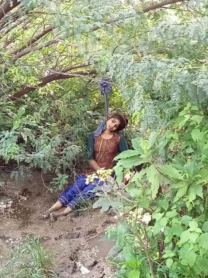 AbdullahAMU07's tweet photo. कानपुर में बहन डोली के साथ हुए दुष्कर्म करके दस मंजिले से फेक दिया गया लेकिन भारत की महान जनता के पास वक्त नही आवाज उठाने के लिए
आखिर कबतक भारत मा की बेटियों को निशाना बनाया जाता रहेगा
सरकार क्या कर रही पुलिस क्या कर रहा
#JusticeForDoli https://t.co/rWnAHzOOLH