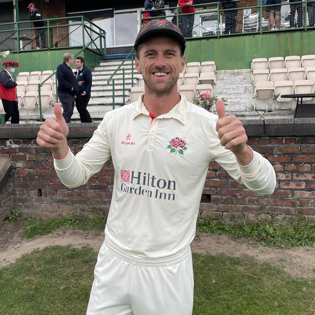 lancscricket's tweet photo. 😃 @DaneVilas 👍
What’s your message to our skipper after that?
🌹 #RedRoseTogether https://t.co/iUB9FvbfHV