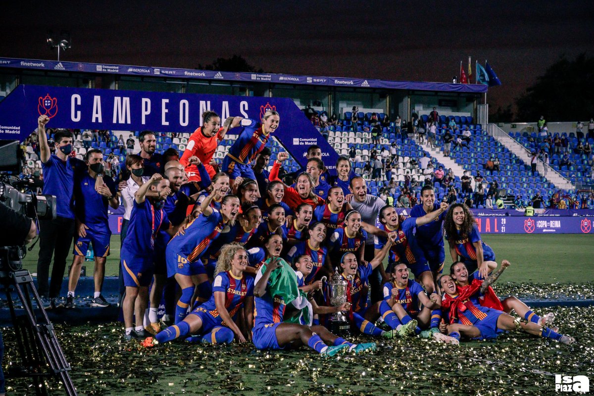 Reinas del balón tweet media