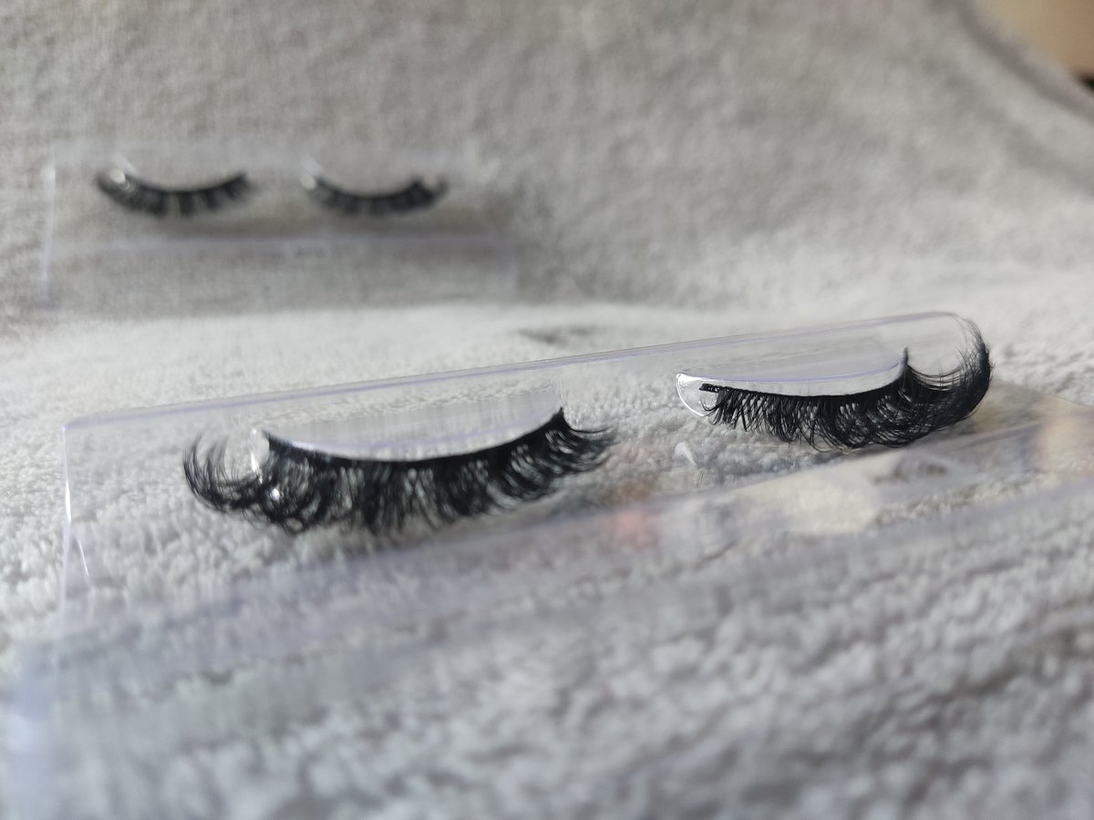 Inayalashes's tweet photo. How gorgeous is our new style Aria lashes? Exactly like extensions but these you can take off and they won't hurt your bank๐๐ https://t.co/EiXosCQB7m #lashes #inayalashes #makeup #russianextensions https://t.co/y2vHHlCbcx
