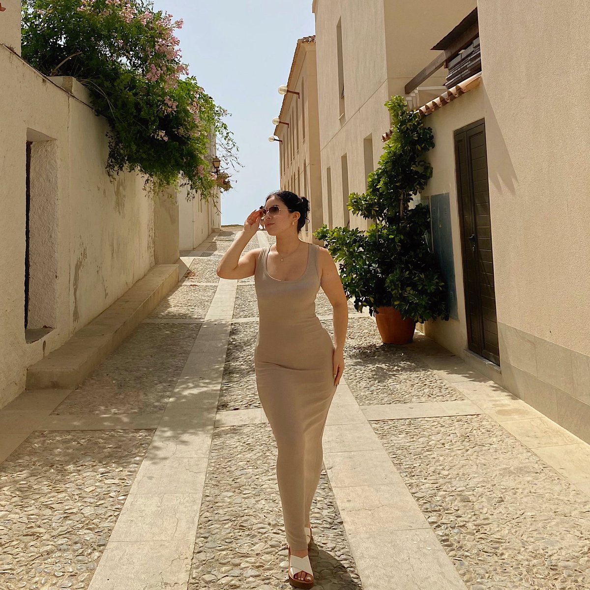 stephhvny's tweet photo. packed my bags &amp; moved to spain 🇪🇸 https://t.co/O6ImF7fBCt