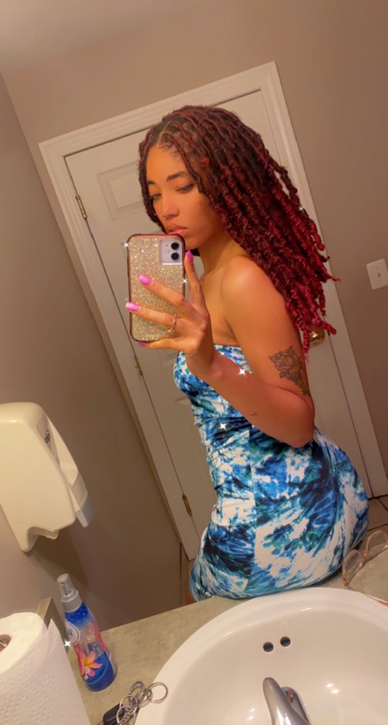 __MarieeAmor's tweet photo. Lil waist ; pretty face https://t.co/bfAHByoR70
