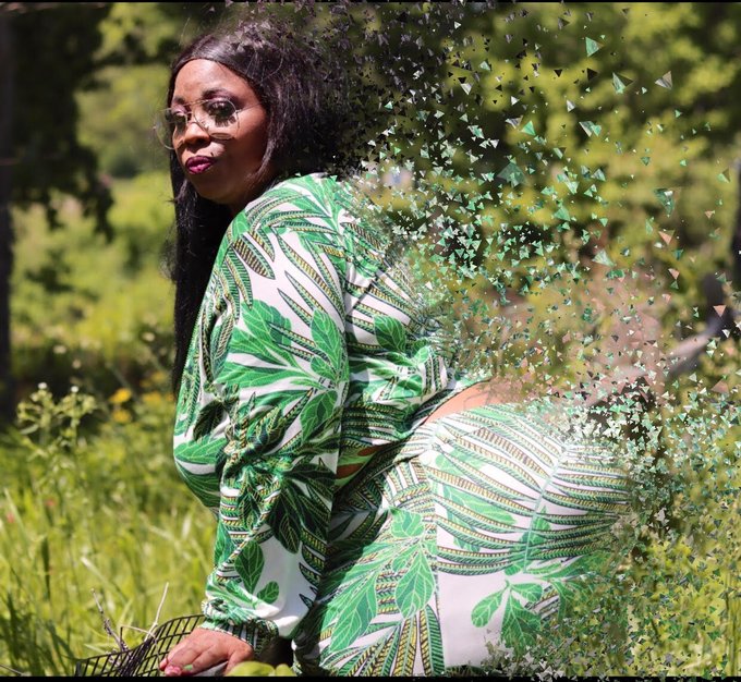 The bootee so JUICY 💦it melts on impact! Click the link in my bio to support my other endeavors! #libraseason<a href="/tag/hips"class="tags"><span>#hips</span></a><a href="/tag/libraseason"class="tags"><span>#libraseason</span></a><a href="/tag/vlogger"class="tags"><span>#vlogger</span></a><a href="/tag/sexybbw"class="tags"><span>#sexybbw</span></a><a href="/tag/hotcougar"class="tags"><span>#hotcougar</span></a>